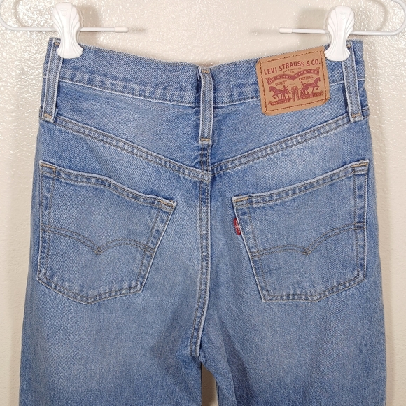 Levi's Baggy Jeans Women 25 Blue Light Wash 94 Baggy Distressed Taper Skater - Picture 5 of 15
